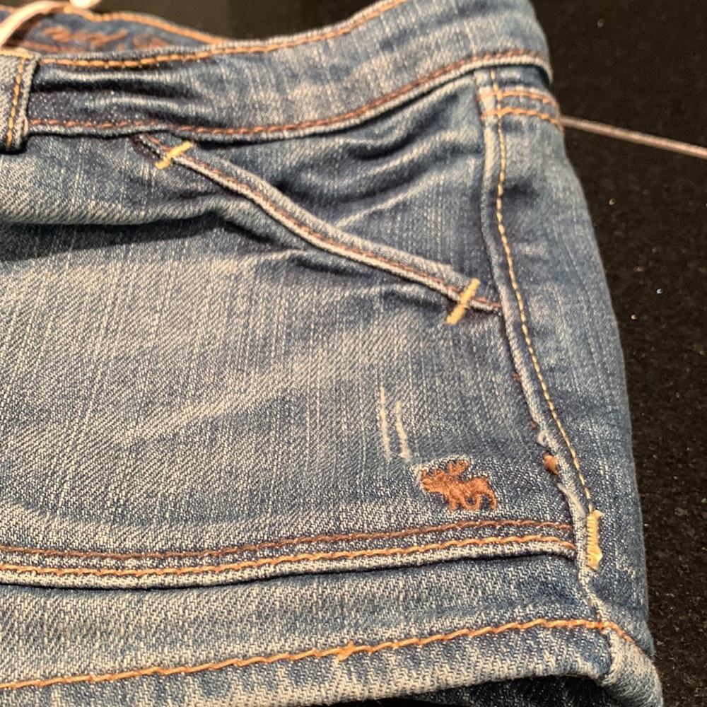 Low-cut shorts - Picture 4 of 8